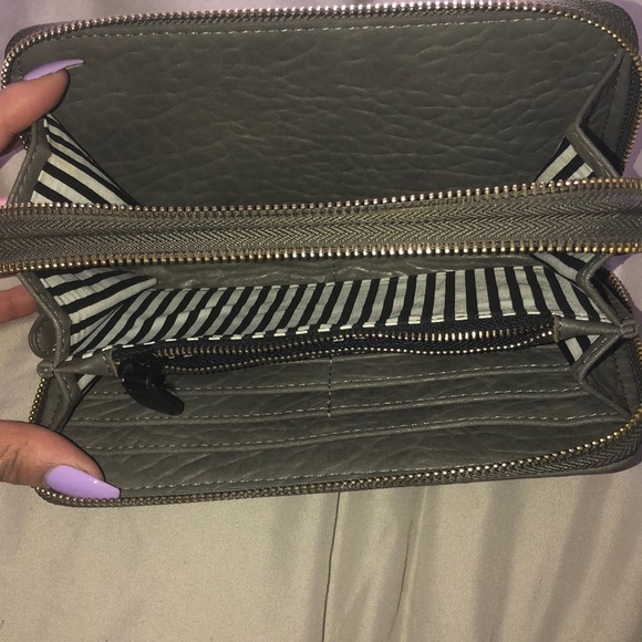 Double zipper design wallet - Picture 2 of 3